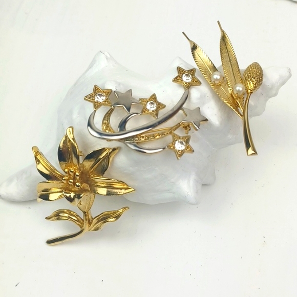 ♥️Bundle Only♥️♥️ Intriguing Gold Tone & Silver Brooch Trio - Picture 13 of 14